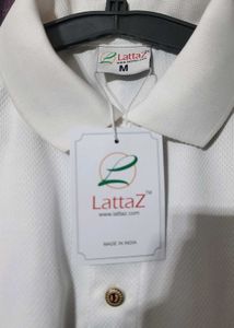 MEDIUM-SIZED MEN'S......WHITE .....T-SHIRT 👕