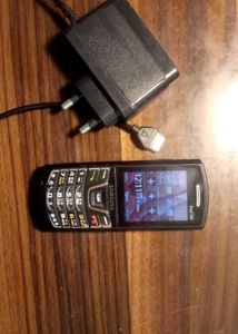 Vintage Samsung java phone