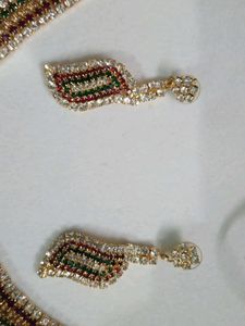 Elegance - a beautiful neckpiece with earnings