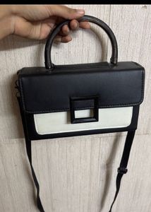 Chic Black &amp; White Handbag
