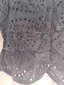 Chic Broderie Anglaise Crop Top