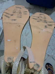 Sale On: Shimmery Party Wear Heels