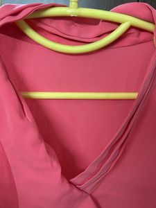 Chic Sleeveless Pink Top