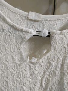 Elegant White Chikankari Kurta