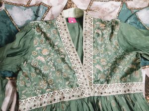 Green Printed Kurta with V-neck