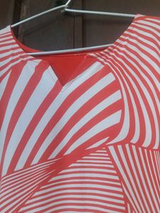 Vibrant Coral &amp; White Abstract Print Top