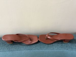 Stylish Brown Block Heel Thong Sandals