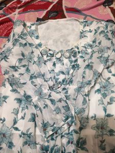 Chic Floral Print Blouse