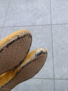 Yellow Ethnic Juttis