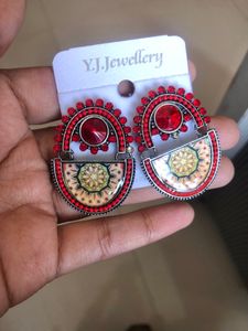 🌸PRICE DROP 🌸Metal Earings