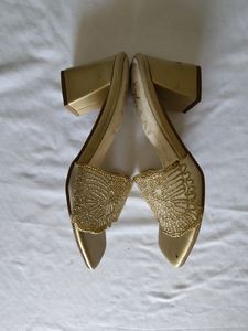 Cream Heels (Women's)