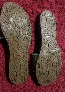 New Embroidered Flat Sandals