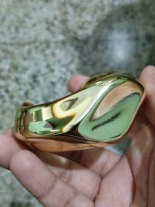 unused Shiny Gold Tone Cuff Bracelet