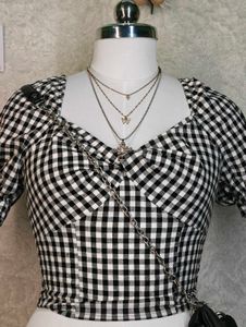 Chic Gingham Puff Sleeve Top