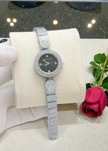 LV EXCLUSIVE RANGE LADIES WATCH WD SHINING WRIST