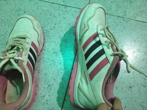 Radeon Lightweight Breathable Sports shoes