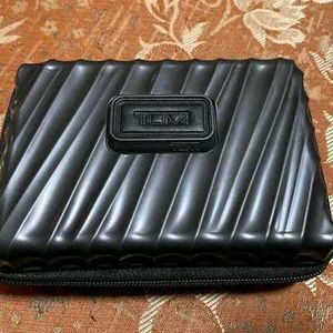 Tumi box