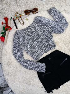 Chic Textured Long Sleeve Cropped Top