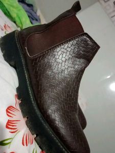 unisex Stylish Embossed Chelsea Boots