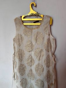 Golden Foil Printed Sleeveless Two Layer Kurta