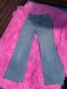 Trendy Light Wash Flare Jeans