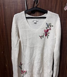 Embroidered V-Neck Cream Sweater