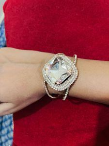 Stunning Crystal Bracelet new with tag