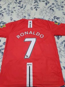 United Manchester CR7 jersey.