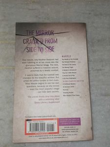 Agatha Christie:The mirror cracked from side to si