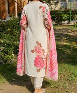 Elegant White &amp; Pink Floral Kurta Set