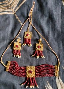 Elegant Gold Tone Maang Tikka & Earring Set