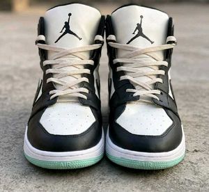 Air Jordan 1 High Sneakers