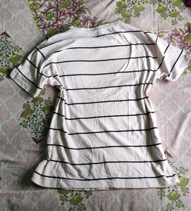 Striped T-Shirt with Graphic Print🌸✨