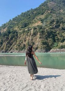 Elegant Grey Tulle Midi Dress