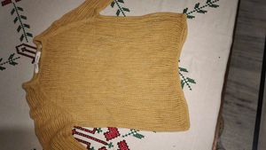 tan knitted pullover