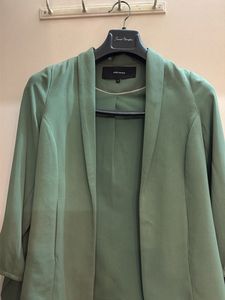 Green structured blazer