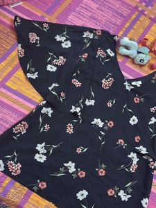 Floral Print V-Neck Top
