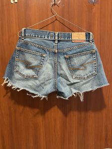 Distressed Denim Shorts🦋