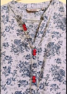 Avaasa Front Slit Flared Updown Kurti