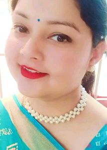 Elegant Pearl Necklace and Earrings Set