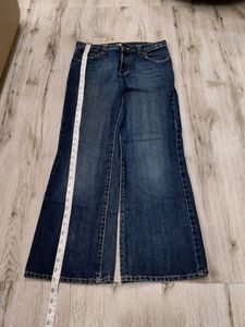 Ma5802 Old Navy bootcut jeans waist 28 inches