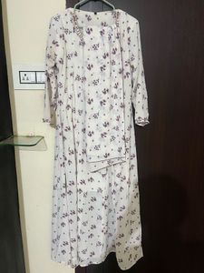 Elegant White Kurta with Delicate Floral Print