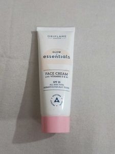 Oriflame Glow Essentials Face , hand Cream SPF 10