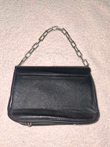 Chic Black Crossbody Bag with Chain Strap