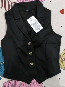 Chic Black Sleeveless Blazer Top
