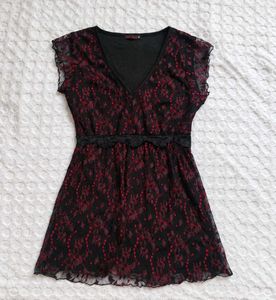 Y2K lace v-neck top