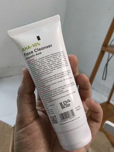 COSIQ AHA-10% Glycolic Acid Face Cleanser