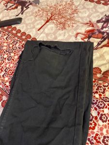 H&amp;M black Rugged jeans 👖