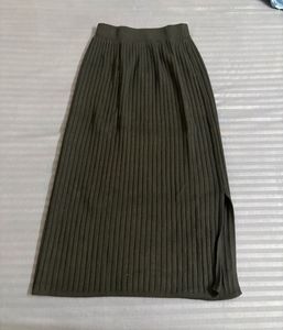 🖤Black Ribbed Midi Skirt