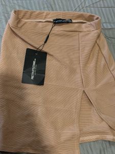 Chic High-Waist Skirt with Slit